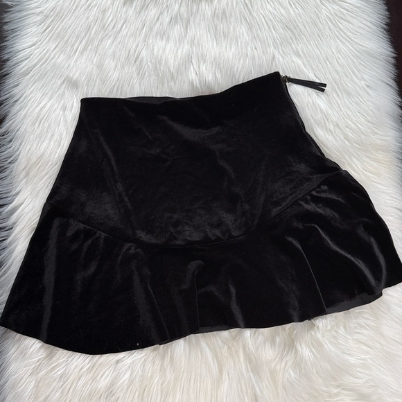 Ecote Urban Outfitters Black Velvet Flounce Mini Skirt - Picture 2 of 7